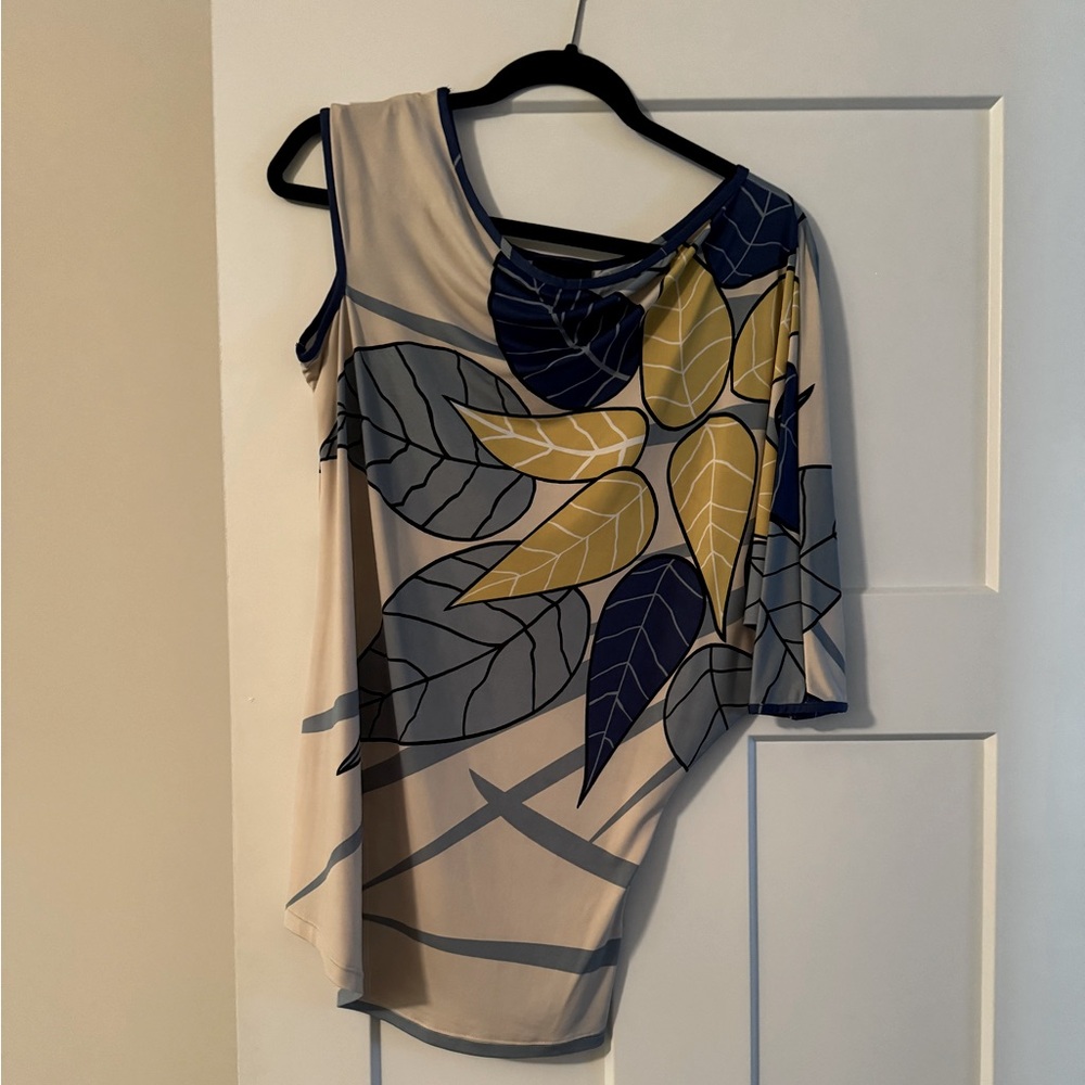 Analili asymmetrical top